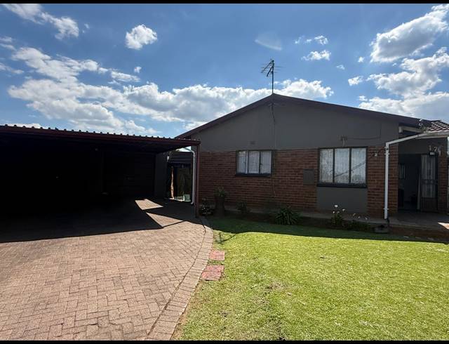 3 BEDROOM HOUSE FOR SALE IN DAL FOUCHE
